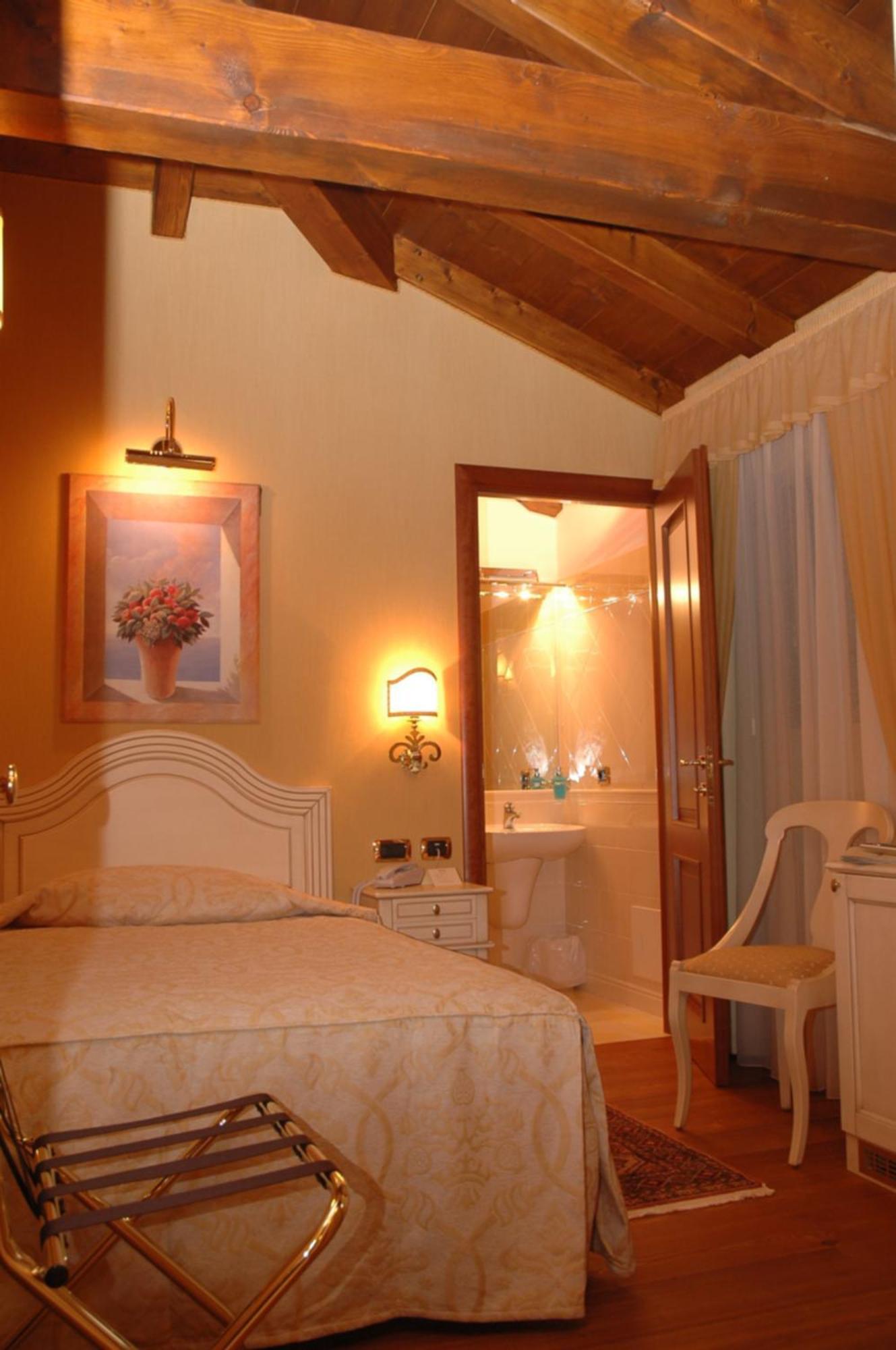 Albergo Da Nando Mortegliano Exterior photo